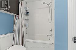 Main Bathroom - 