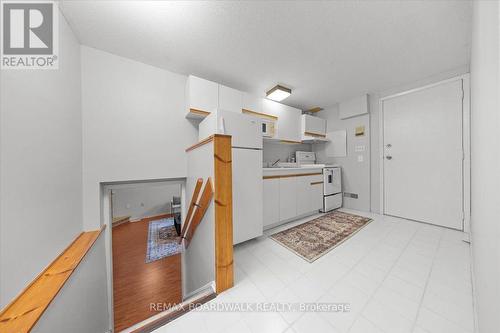 1219 Notting Hill Avenue, Ottawa, ON - Indoor Photo Showing Other Room