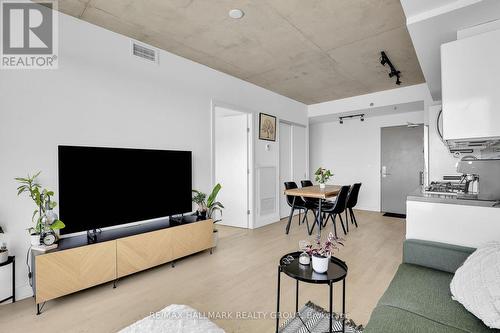 1204 - 203 Catherine Street, Ottawa, ON - Indoor Photo Showing Living Room