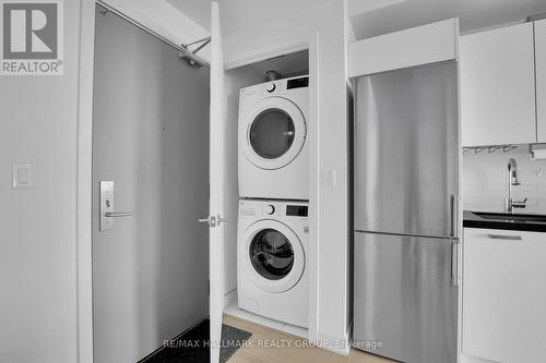 1204 - 203 Catherine Street, Ottawa, ON - Indoor Photo Showing Laundry Room