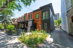 123 LANSDOWNE AVENUE Toronto, ON M6K 2W1