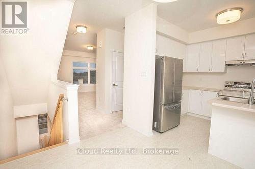 84 Fieldridge Crescent, Brampton, ON - Indoor Photo Showing Kitchen