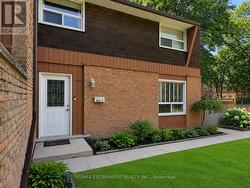 4 - 661 FRANCIS ROAD  Burlington, ON L7T 3X6