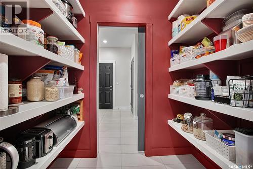 102 Kinsmen Crescent, Martensville, SK - Indoor With Storage