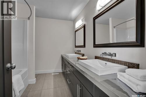 102 Kinsmen Crescent, Martensville, SK - Indoor Photo Showing Bathroom