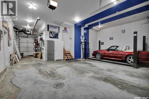 102 Kinsmen Crescent, Martensville, SK - Indoor Photo Showing Garage