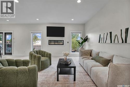 102 Kinsmen Crescent, Martensville, SK - Indoor Photo Showing Living Room