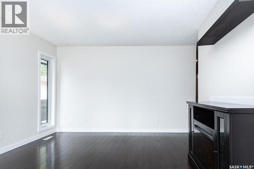 350 Guelph Crescent, Saskatoon, SK - Indoor Photo Showing Other Room