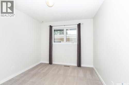 350 Guelph Crescent, Saskatoon, SK - Indoor Photo Showing Other Room