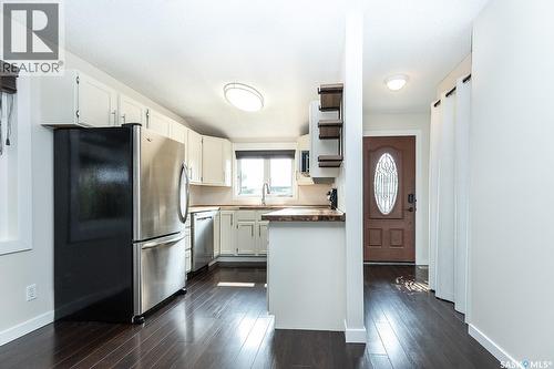 350 Guelph Crescent, Saskatoon, SK - Indoor Photo Showing Kitchen