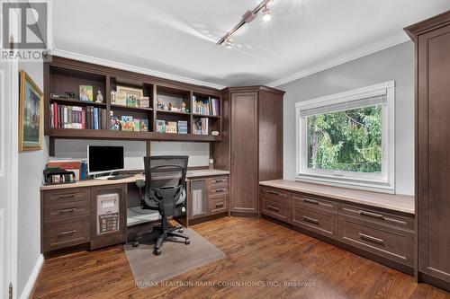 110 Upper Canada Drive, Toronto, ON - Indoor Photo Showing Office