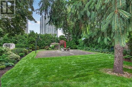 110 Upper Canada Drive, Toronto, ON - Outdoor