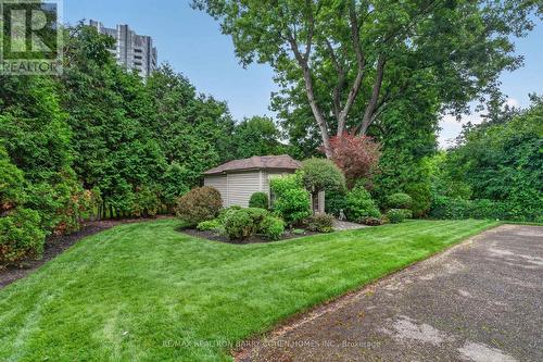 110 Upper Canada Drive, Toronto, ON - Outdoor