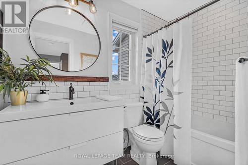 74 Milner Downs Crescent, Ottawa, ON - Indoor Photo Showing Bathroom