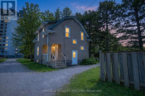 4752 CRAWFORD PLACE W  Niagara Falls (Downtown), ON L2E 1Z2