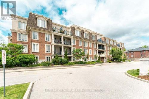 PH 413 - 4620 HIGHWAY 7 AVENUE  Vaughan, ON L4L 0B3