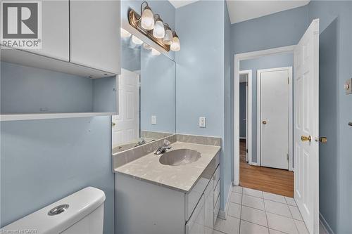 18 Coral Drive, Hamilton, ON - Indoor Photo Showing Bathroom