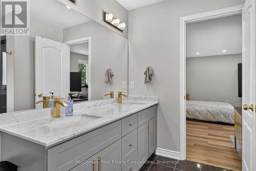 Primary Spacious En-suite - 609 Ackerman Crescent, Peterborough (Monaghan Ward 2), ON - Indoor Photo Showing Bathroom