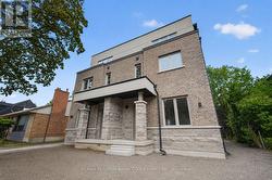 36 LUVERNE AVENUE  Toronto, ON M3H 1R6