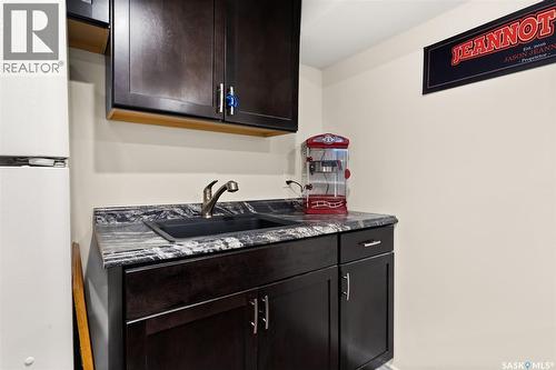 90 Walden Crescent, Regina, SK - Indoor Photo Showing Kitchen