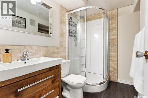 90 Walden Crescent, Regina, SK - Indoor Photo Showing Bathroom