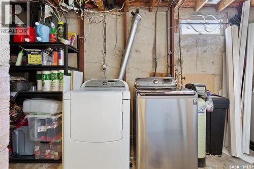 90 Walden Crescent, Regina, SK - Indoor Photo Showing Laundry Room