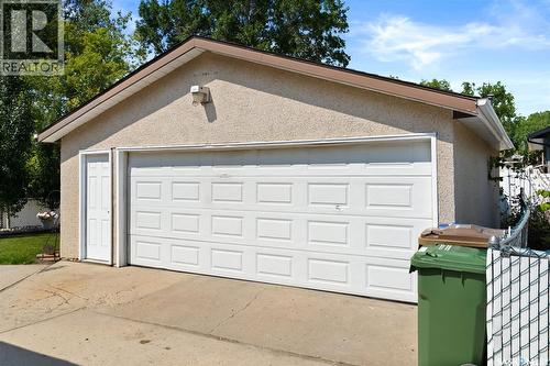 90 Walden Crescent, Regina, SK - Outdoor With Exterior