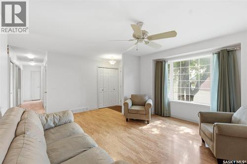 114 First Avenue W, Vanscoy, SK - Indoor Photo Showing Living Room