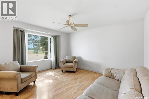 114 First Avenue W, Vanscoy, SK - Indoor Photo Showing Living Room