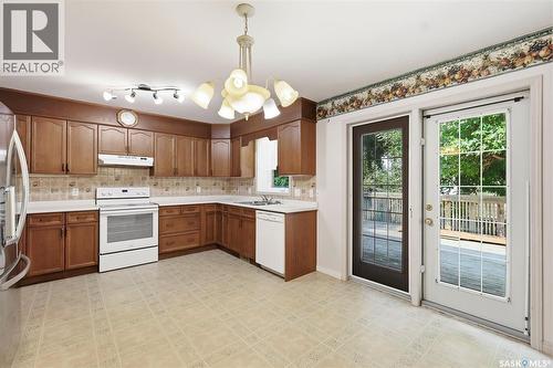 114 First Avenue W, Vanscoy, SK - Indoor Photo Showing Kitchen