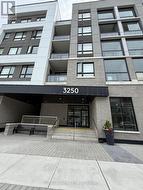 305 - 3250 CARDING MILL TRAIL Oakville, ON L6M 5T3