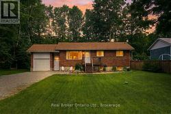 16 MUNDY AVENUE Tiny, ON L9M 0B5