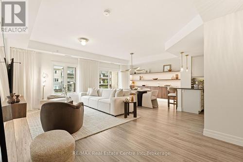 310 - 19 Stumpf Street, Centre Wellington (Elora/Salem), ON - Indoor Photo Showing Living Room