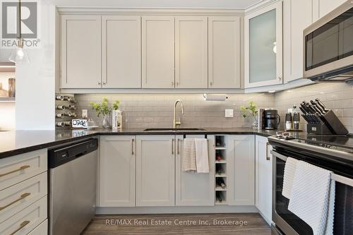 310 - 19 Stumpf Street, Centre Wellington (Elora/Salem), ON - Indoor Photo Showing Kitchen With Upgraded Kitchen