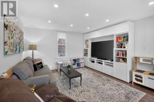 155 Lancaster Street W, Kitchener, ON - Indoor Photo Showing Living Room