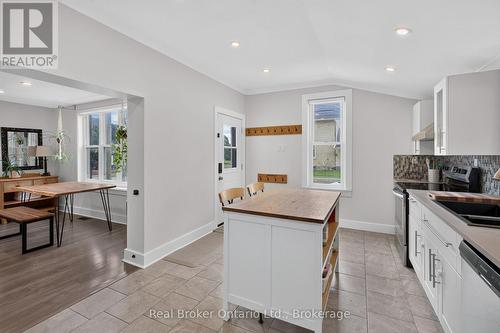 155 Lancaster Street W, Kitchener, ON - Indoor Photo Showing Kitchen