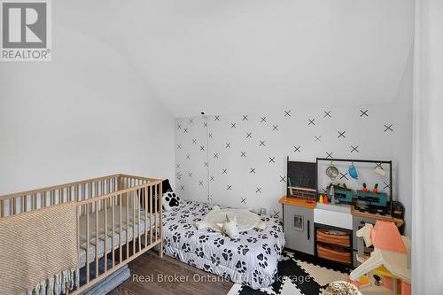 155 Lancaster Street W, Kitchener, ON - Indoor Photo Showing Bedroom
