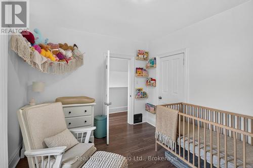 155 Lancaster Street W, Kitchener, ON - Indoor Photo Showing Bedroom