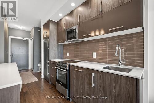 816 - 255 Bay Street, Ottawa, ON - Indoor Photo Showing Kitchen With Upgraded Kitchen