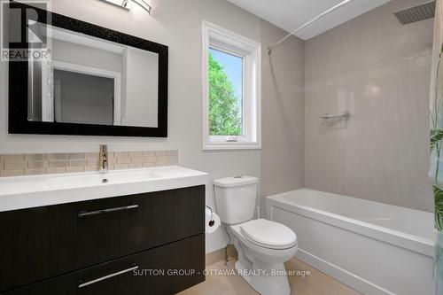 1234 Anoka Street, Ottawa, ON - Indoor Photo Showing Bathroom