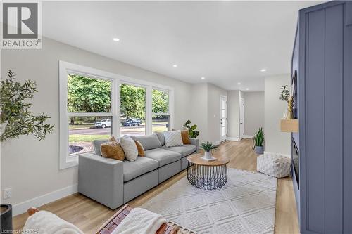 44 Tyrell Street, Simcoe, ON - Indoor Photo Showing Living Room