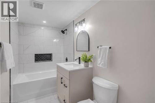 44 Tyrell Street, Simcoe, ON - Indoor Photo Showing Bathroom