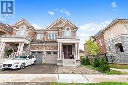 18 DRIZZEL CRESCENT Richmond Hill, ON L4E 1G8