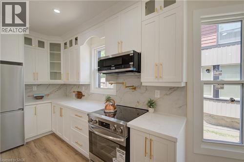 26 Richardson Street, Cambridge, ON - Indoor Photo Showing Kitchen