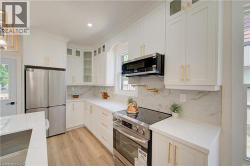 26 Richardson Street, Cambridge, ON - Indoor Photo Showing Kitchen