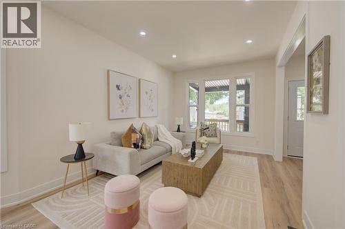26 Richardson Street, Cambridge, ON - Indoor Photo Showing Living Room