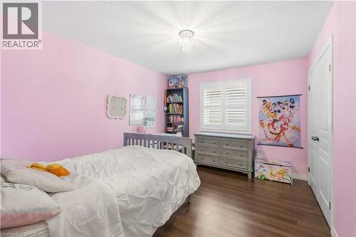 Bedroom - 212 Chartwell Circle, Hamilton, ON - Indoor Photo Showing Bedroom
