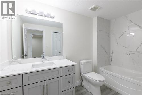 59 Iron Gate Street, Kitchener, ON - Indoor Photo Showing Bathroom