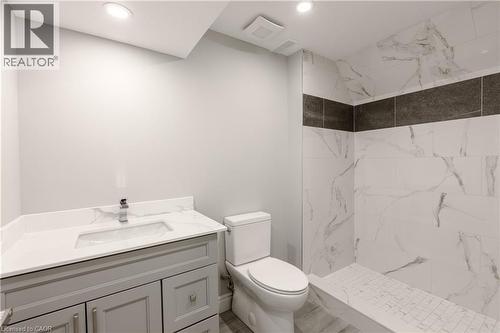 59 Iron Gate Street, Kitchener, ON - Indoor Photo Showing Bathroom
