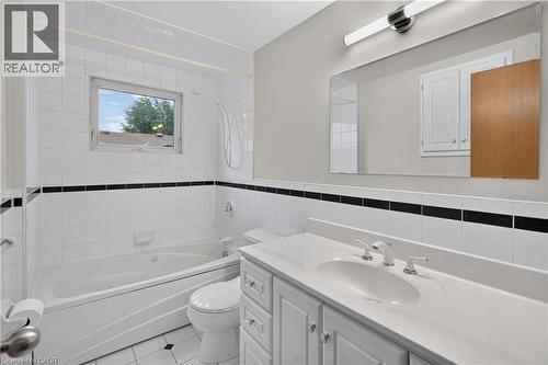 41 Darlington Drive, Hamilton, ON - Indoor Photo Showing Bathroom